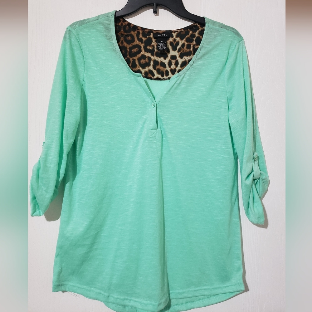 💥3/$30💥Rue21 3/4 Sleeve Top NWOT